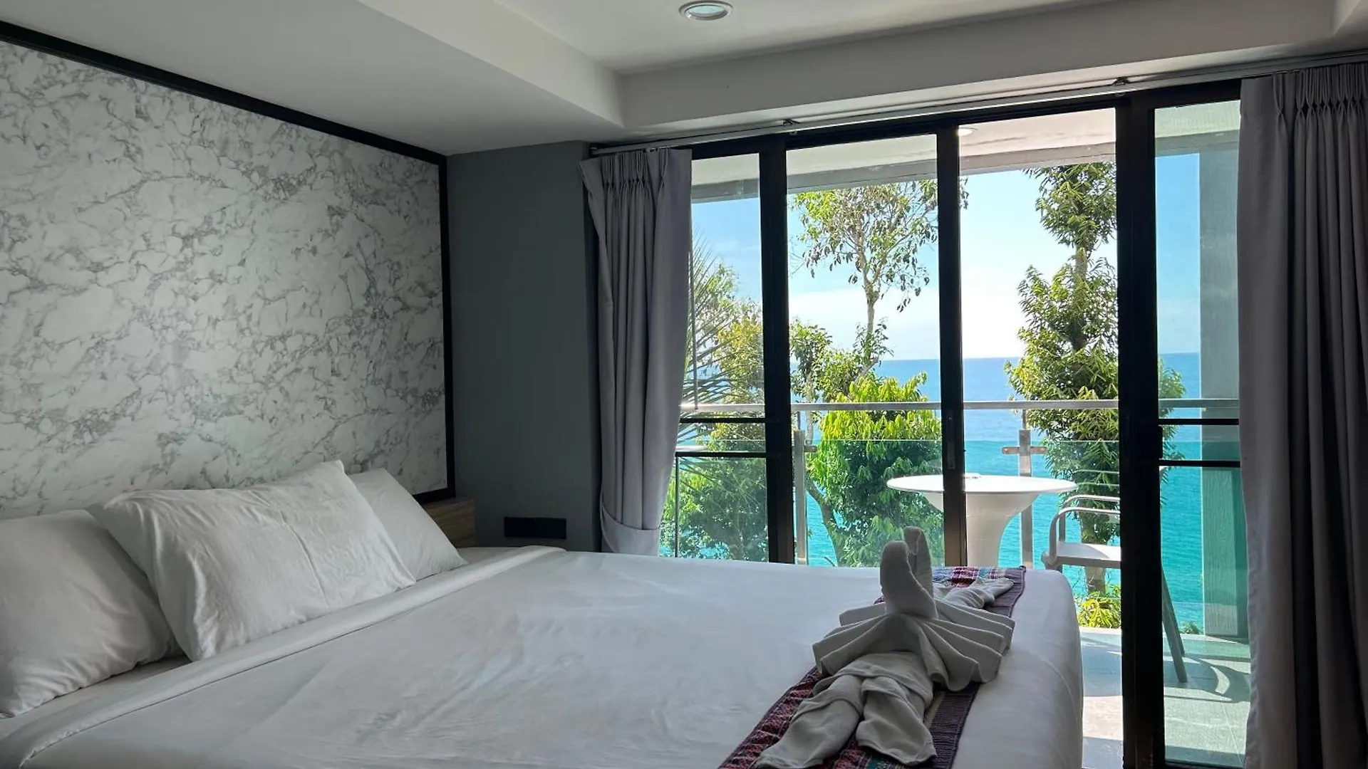 Cliff Lanta Suite-Koh Lanta Krabi Thailand
